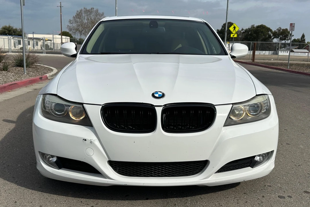 2011 BMW E90 335i Sedan - Image 2 of 31