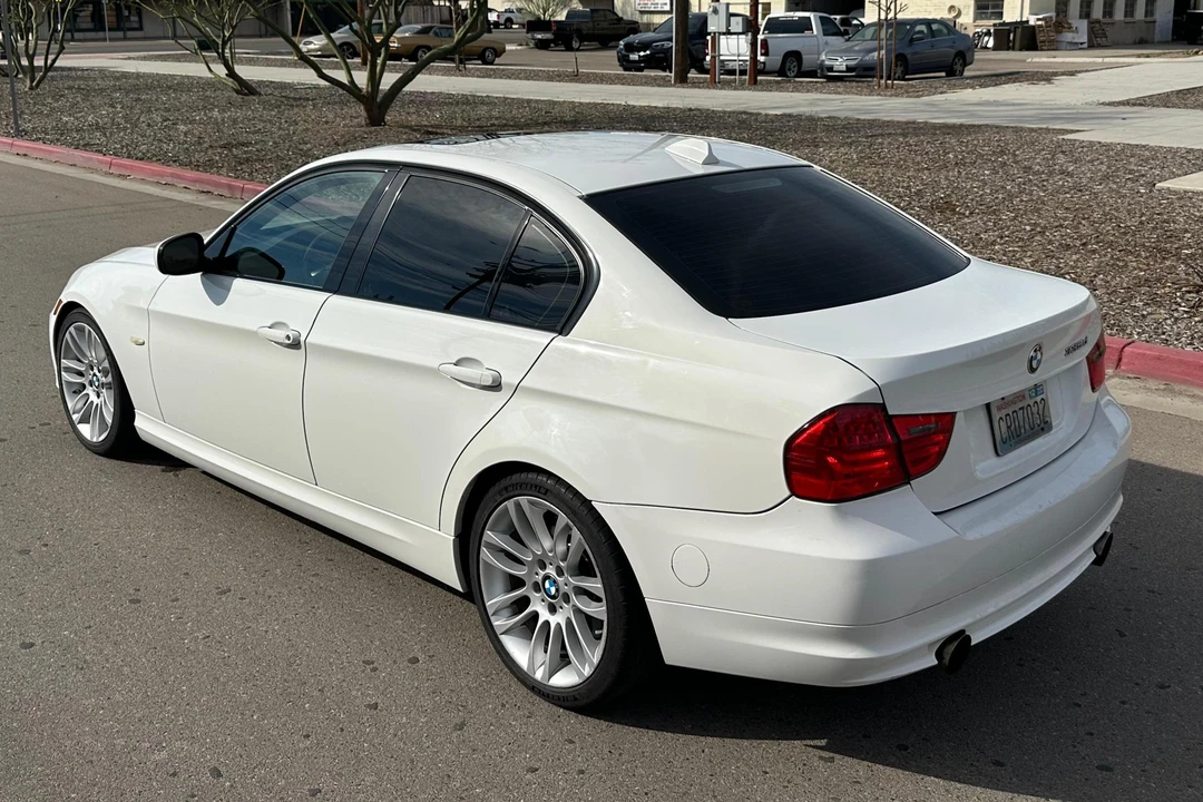 2011 BMW E90 335i Sedan - Image 4 of 31
