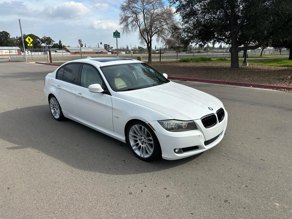 2011 BMW E90 335i Sedan - Image 24 of 31
