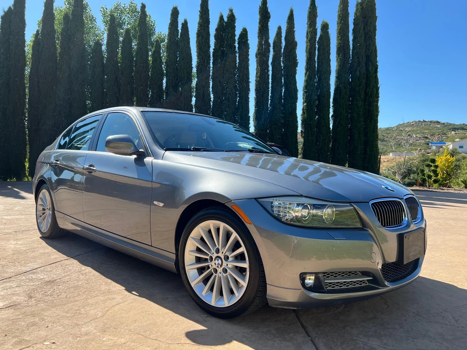 2011 BMW E90 3 Series Sedan - Image 20 of 31