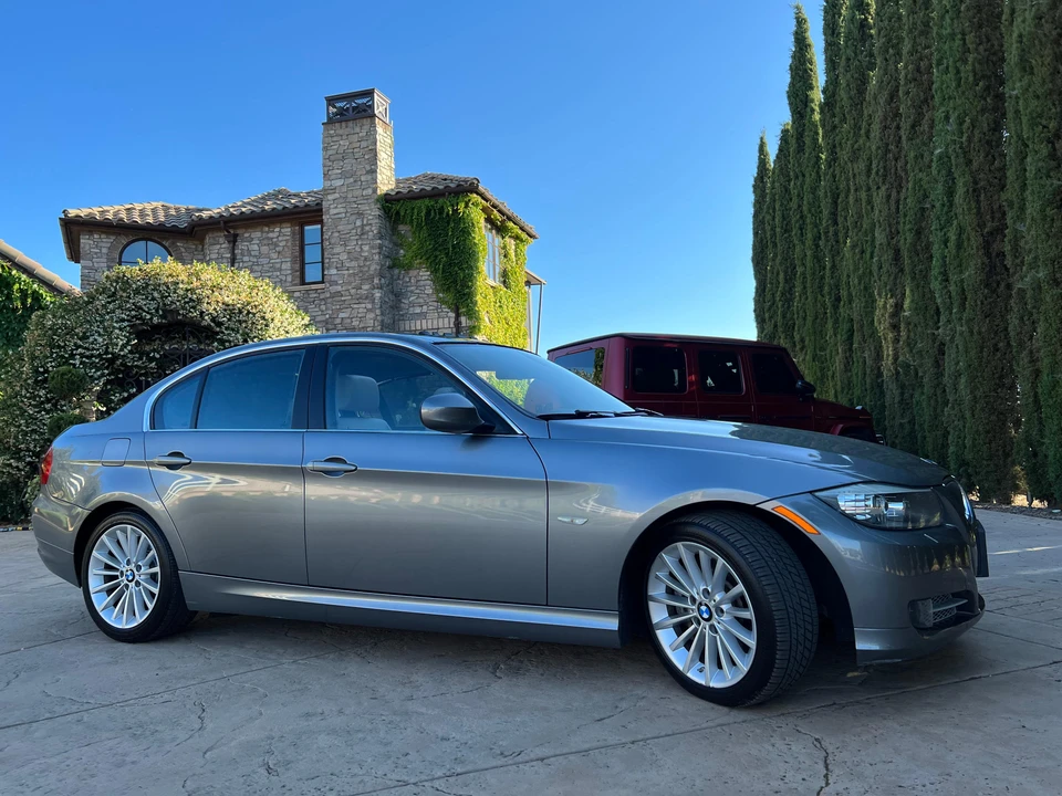 2011 BMW E90 3 Series Sedan - Image 19 of 31