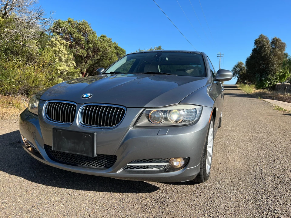 2011 BMW E90 3 Series Sedan - Image 8 of 31