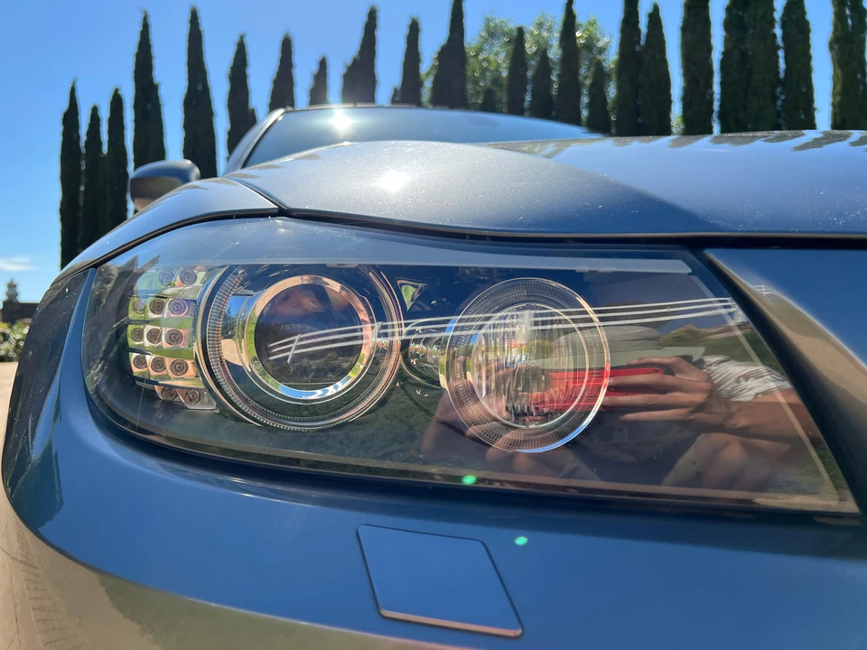 2011 BMW E90 3 Series Sedan - Image 26 of 31