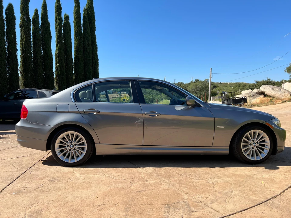 2011 BMW E90 3 Series Sedan - Image 18 of 31