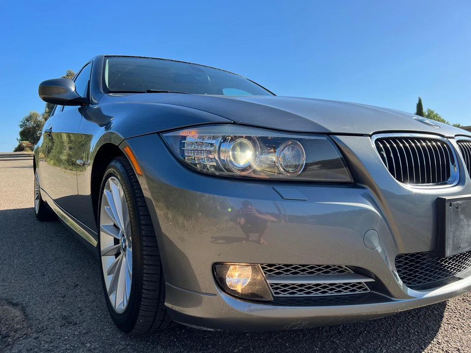 2011 BMW E90 3 Series Sedan - Image 24 of 31