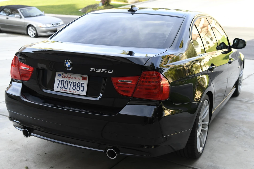 2011 BMW E90 3 Series Sedan - Image 4 of 6