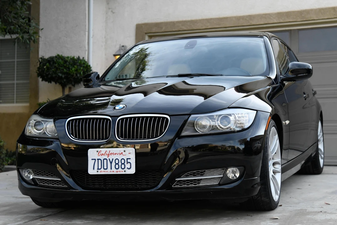 2011 BMW E90 3 Series Sedan - Image 6 of 6
