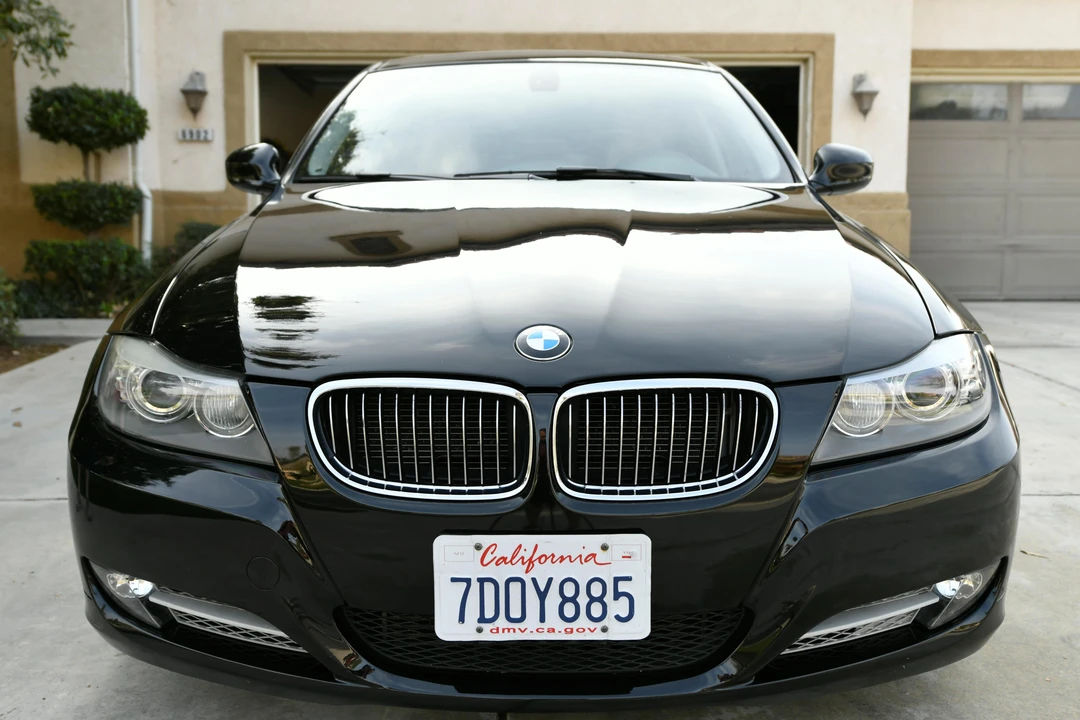 2011 BMW E90 3 Series Sedan - Image 2 of 6