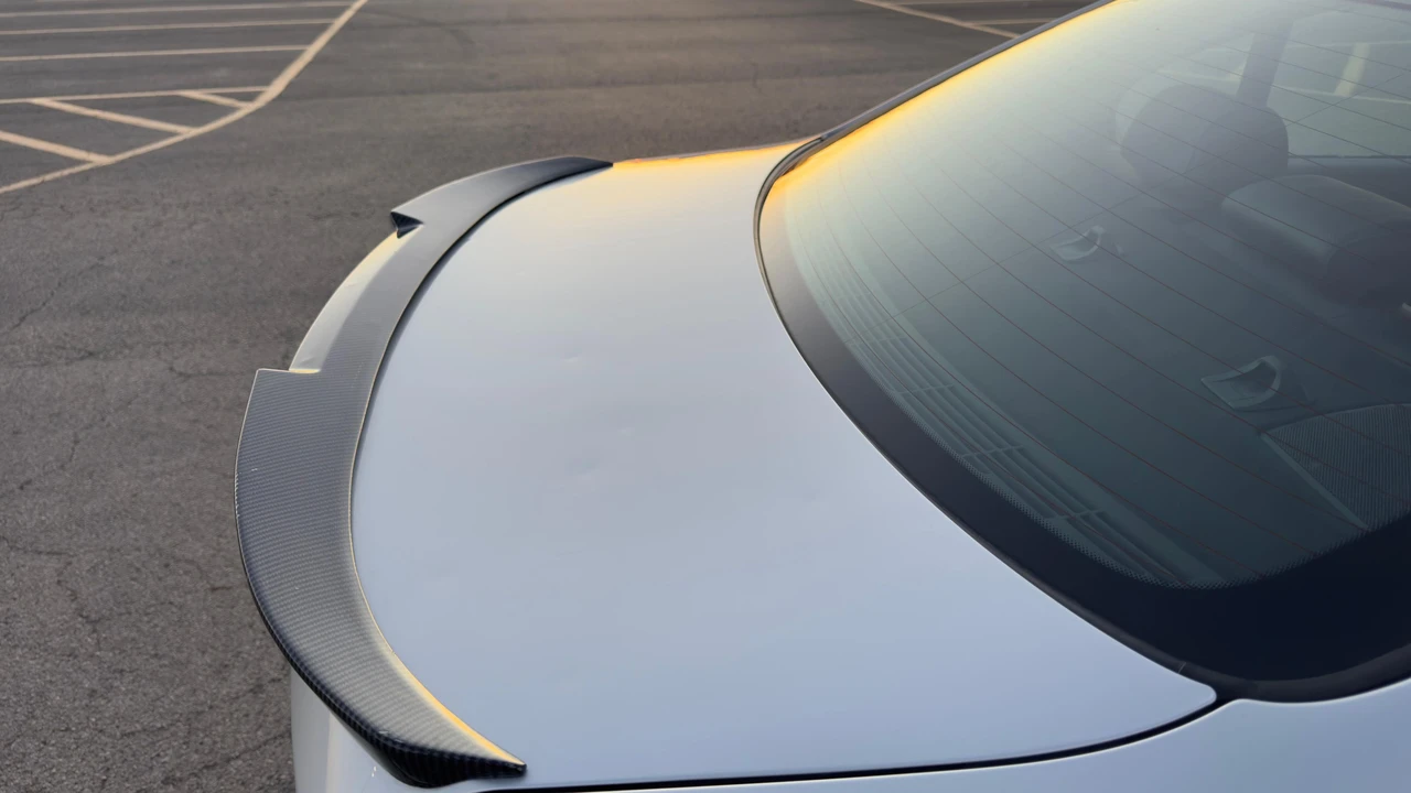 2011 BMW E90 3 Series Sedan - Image 17 of 31