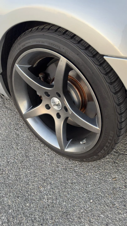 2011 BMW E90 3 Series Sedan - Image 25 of 31