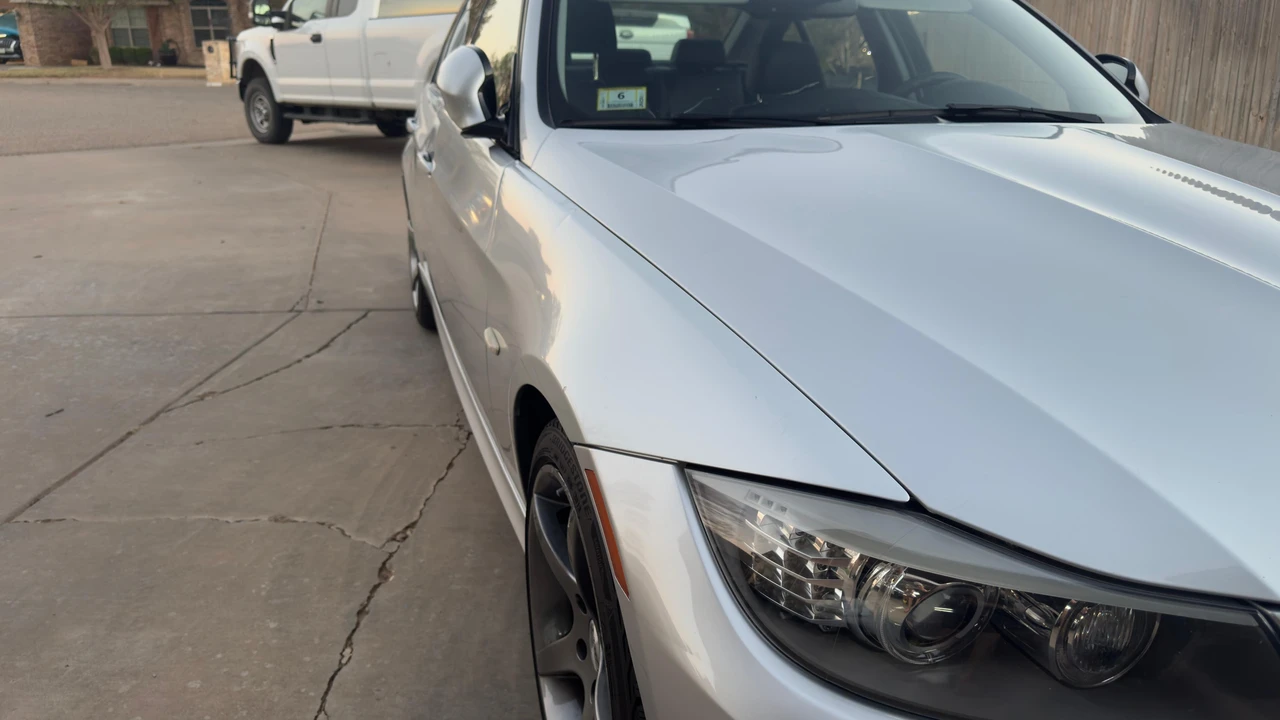 2011 BMW E90 3 Series Sedan - Image 20 of 31