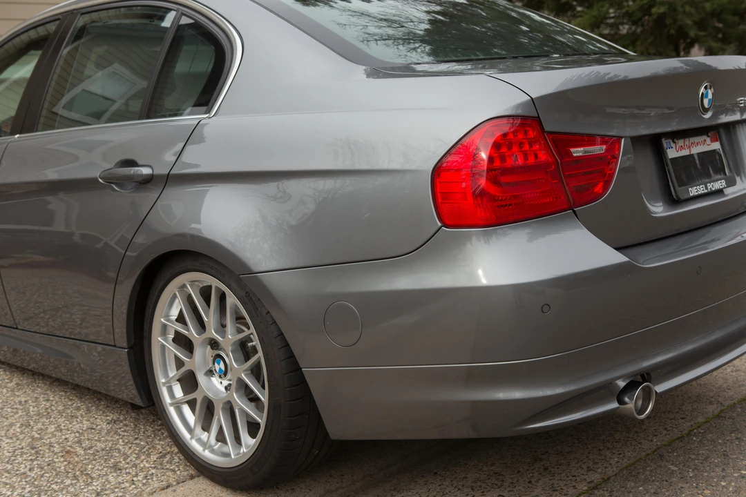 2011 BMW E90 3 Series Sedan - Image 12 of 31