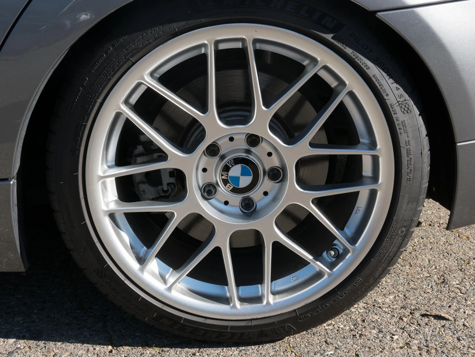 2011 BMW E90 3 Series Sedan - Image 26 of 31