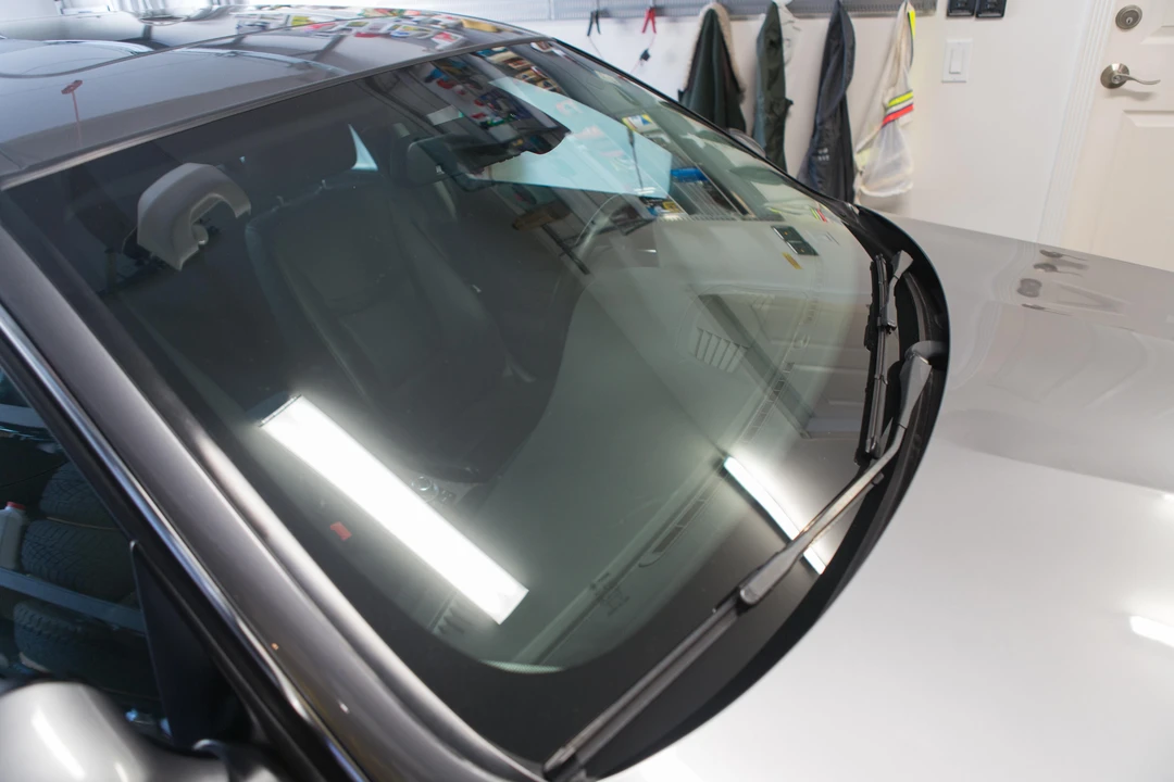 2011 BMW E90 3 Series Sedan - Image 16 of 31
