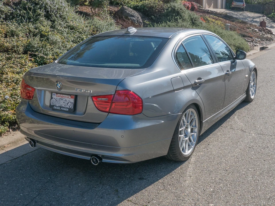 2011 BMW E90 3 Series Sedan - Image 9 of 31