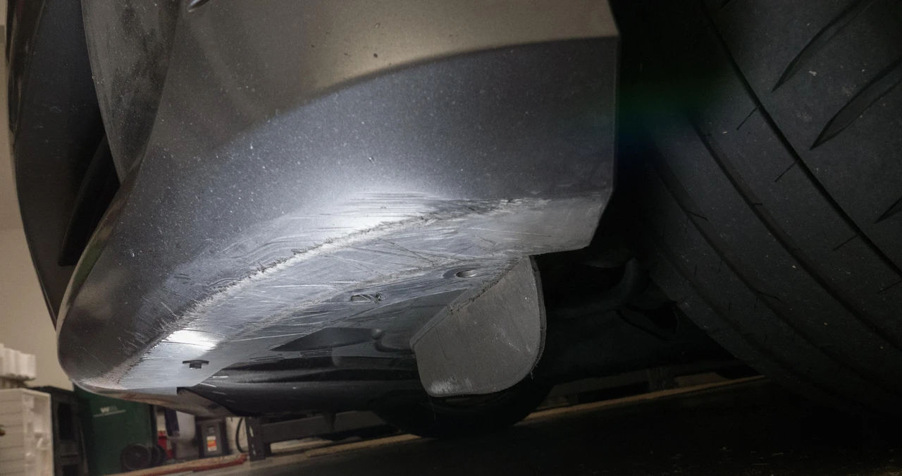 2011 BMW E90 3 Series Sedan - Image 22 of 31