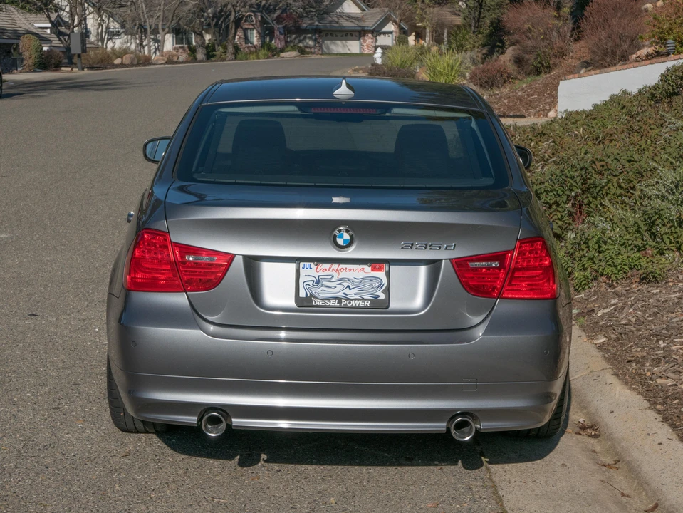 2011 BMW E90 3 Series Sedan - Image 8 of 31
