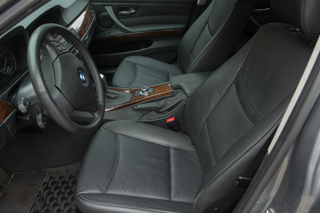 2011 BMW E90 3 Series Sedan - Image 29 of 31