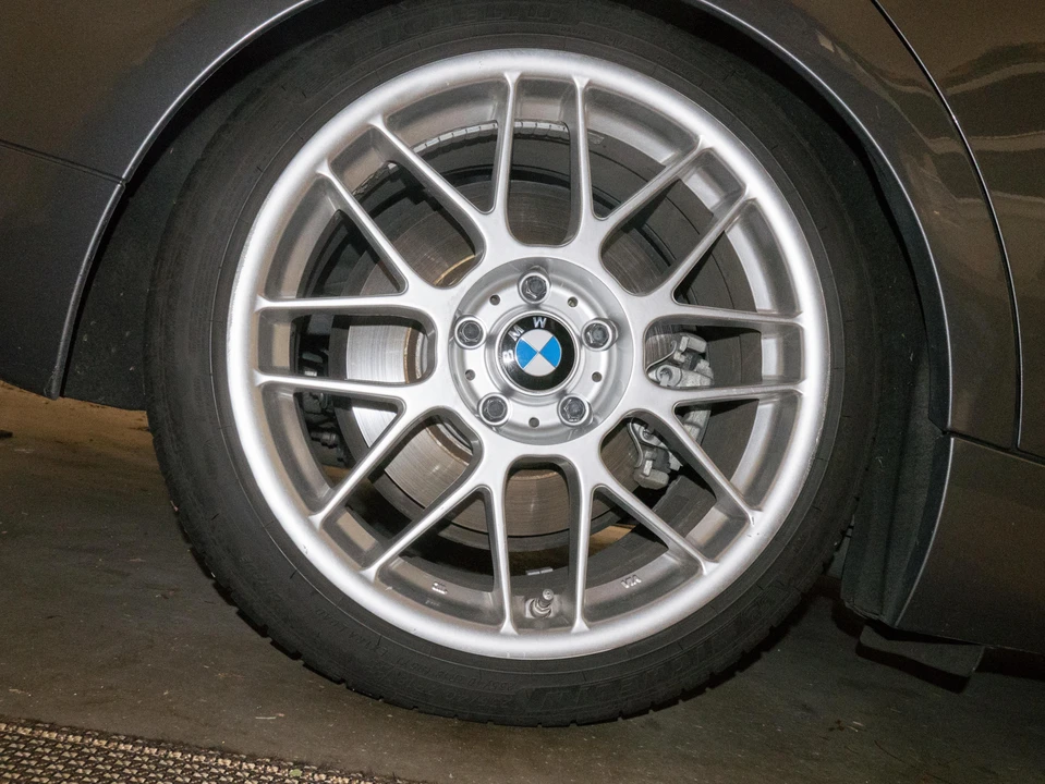 2011 BMW E90 3 Series Sedan - Image 28 of 31