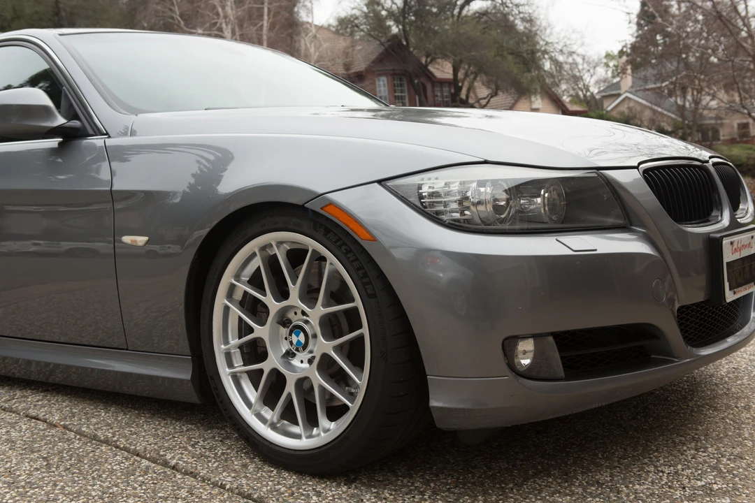 2011 BMW E90 3 Series Sedan - Image 10 of 31
