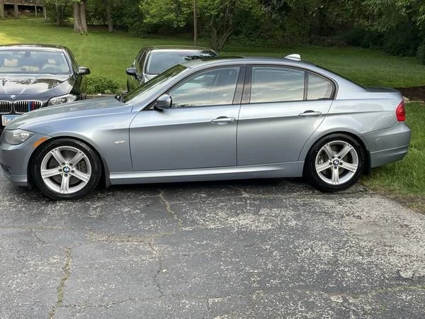 2011 BMW E90 3 Series Sedan - Image 2 of 21