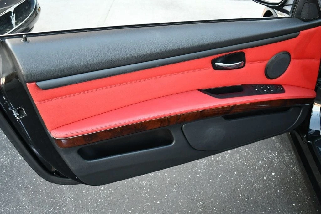 2011 BMW E93 335i Convertible - Image 11 of 12
