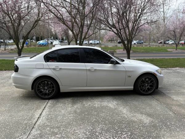 2011 BMW 3 Series - Image 3 of 11