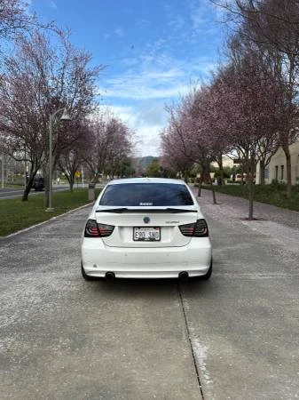2011 BMW 3 Series - Image 5 of 11