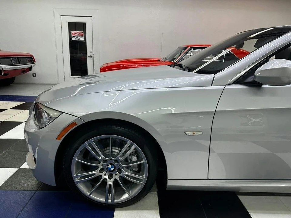 2011 BMW E90 335i Sedan - Image 11 of 31