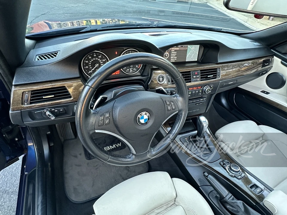 2011 BMW E93 335i Convertible - Image 22 of 22