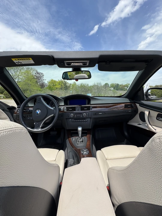 2011 BMW E93 335i Convertible - Image 6 of 6