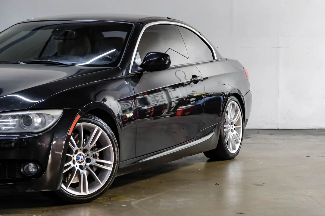 2011 BMW E93 335i Convertible - Image 10 of 21