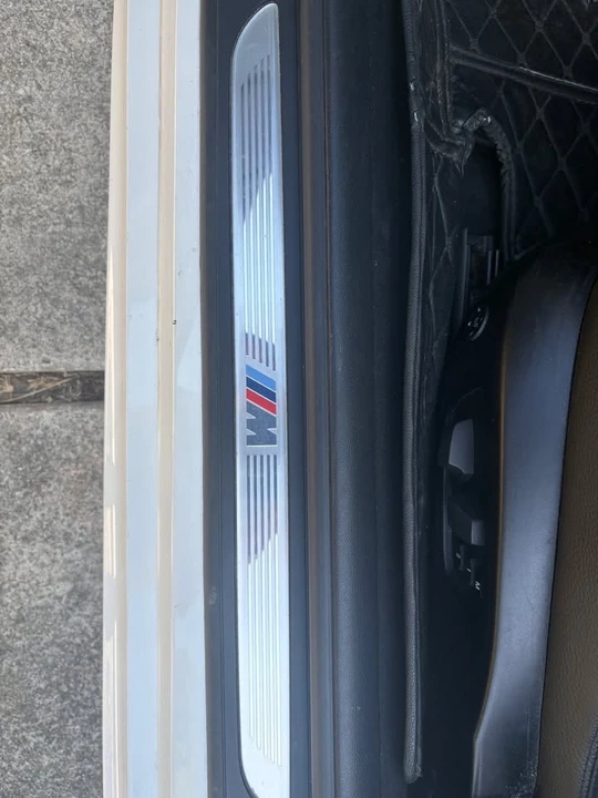 2011 BMW E93 335i Convertible - Image 19 of 20