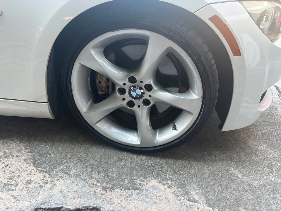 2011 BMW E93 335i Convertible - Image 5 of 20