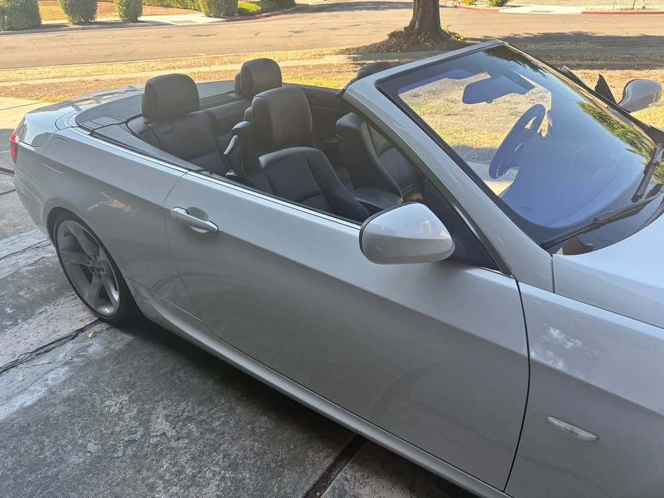 2011 BMW E93 335i Convertible - Image 17 of 20