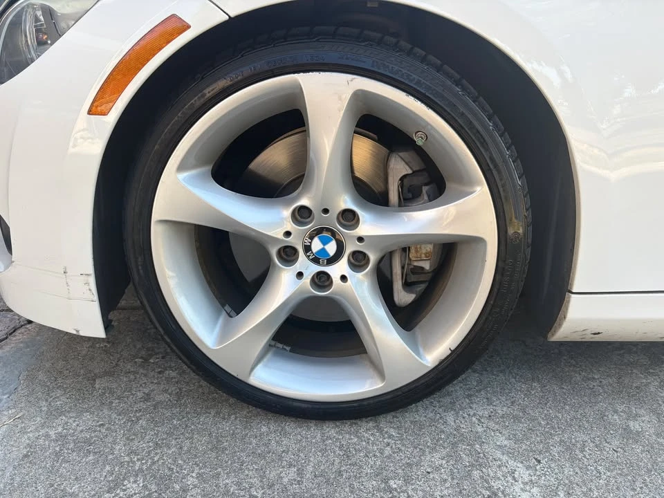 2011 BMW E93 335i Convertible - Image 9 of 20