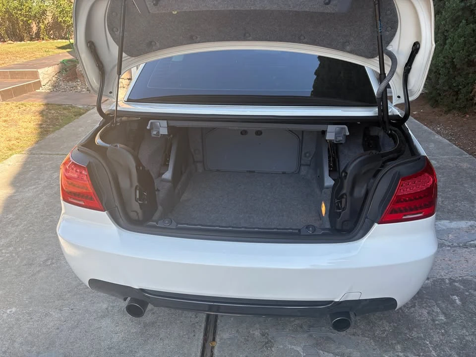 2011 BMW E93 335i Convertible - Image 12 of 20