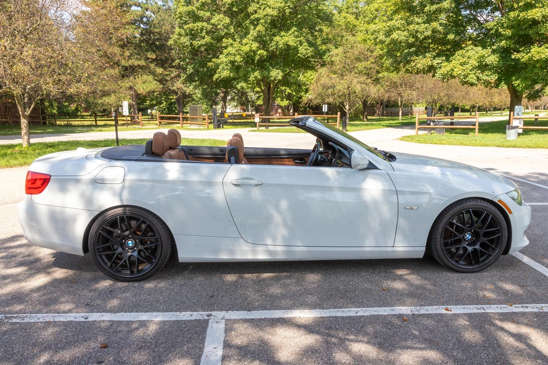 2011 BMW E93 335i Convertible - Image 8 of 31