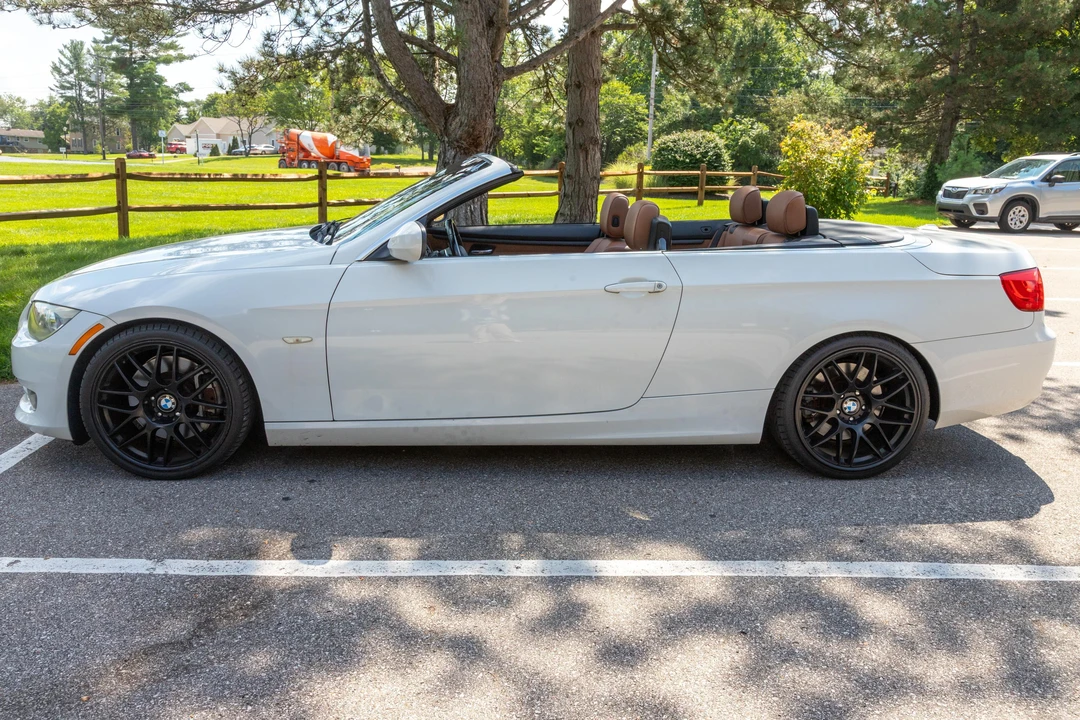 2011 BMW E93 335i Convertible - Image 3 of 31