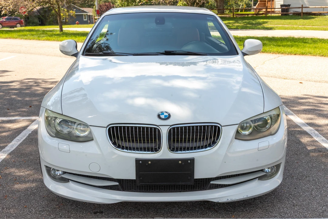 2011 BMW E93 335i Convertible - Image 9 of 31