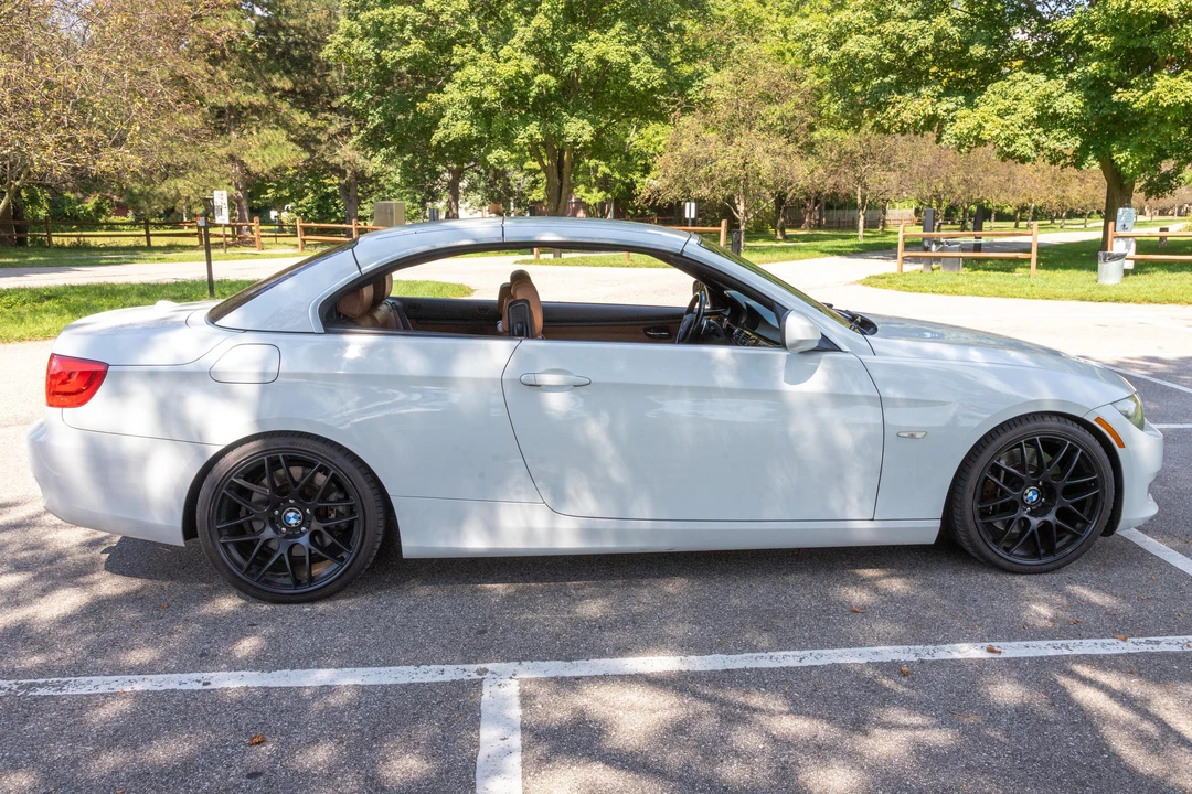 2011 BMW E93 335i Convertible - Image 15 of 31