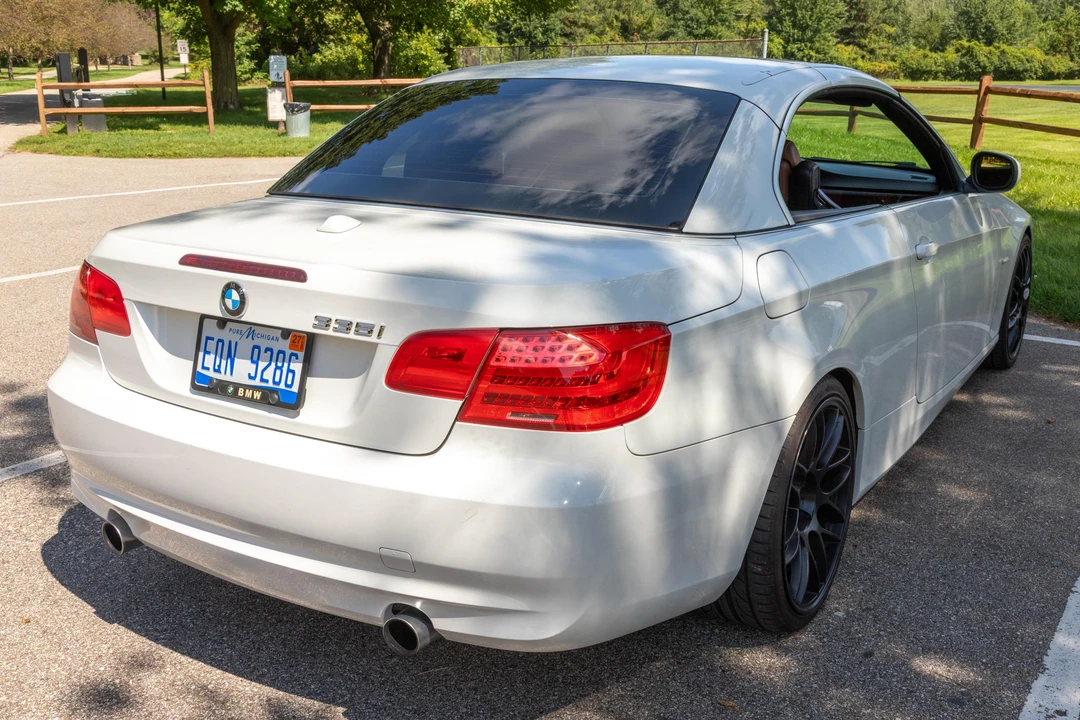 2011 BMW E93 335i Convertible - Image 14 of 31