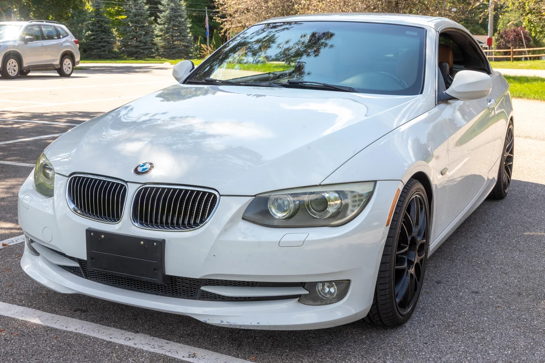 2011 BMW E93 335i Convertible - Image 10 of 31