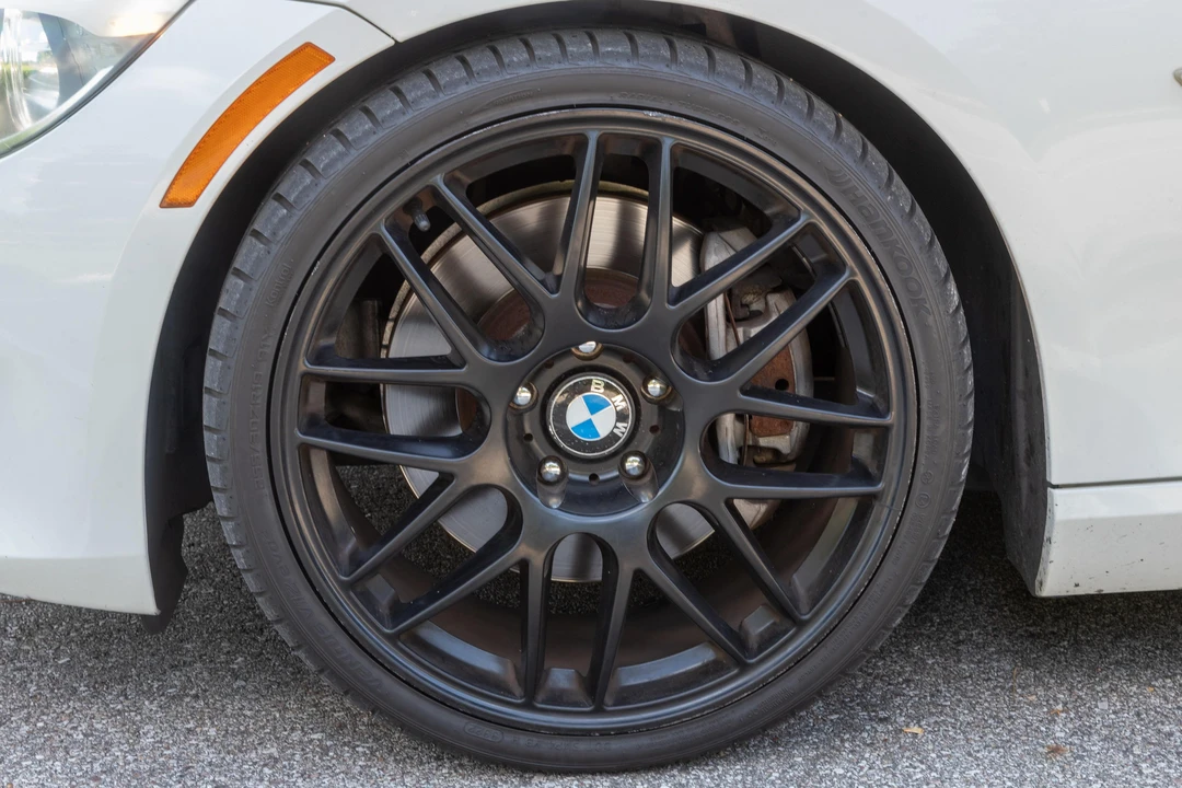 2011 BMW E93 335i Convertible - Image 30 of 31