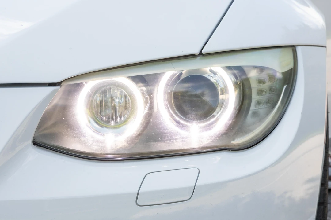 2011 BMW E93 335i Convertible - Image 19 of 31