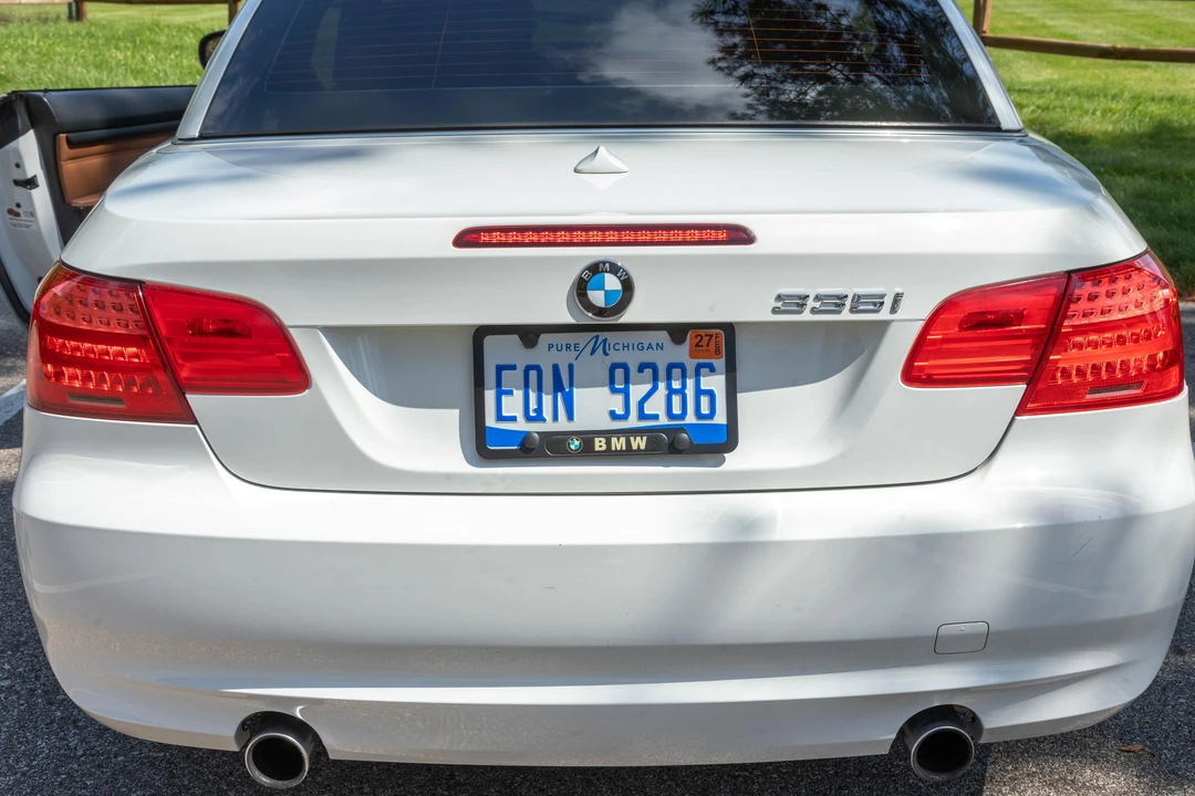 2011 BMW E93 335i Convertible - Image 23 of 31