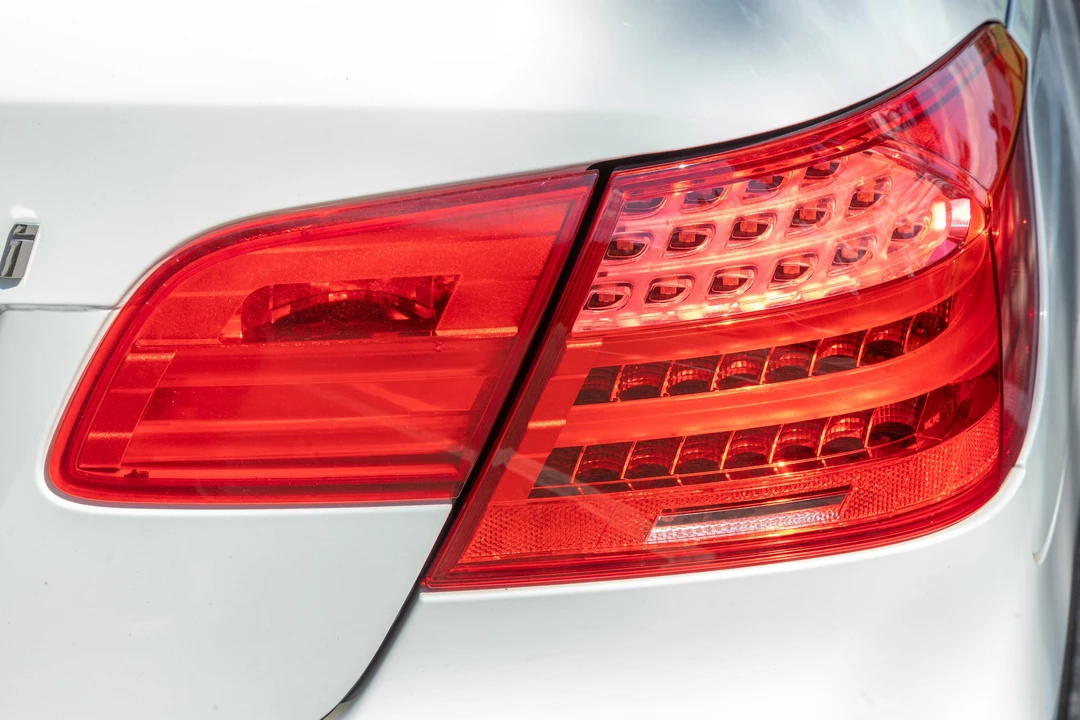 2011 BMW E93 335i Convertible - Image 26 of 31