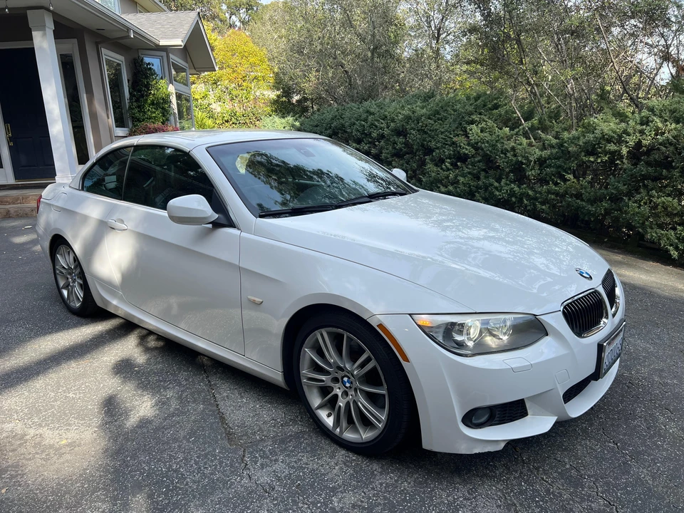 2011 BMW E93 335i Convertible - Image 22 of 31