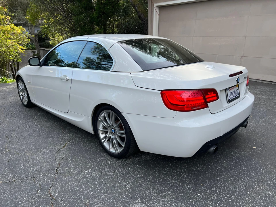 2011 BMW E93 335i Convertible - Image 17 of 31