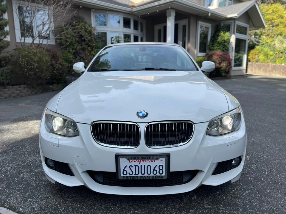 2011 BMW E93 335i Convertible - Image 13 of 31
